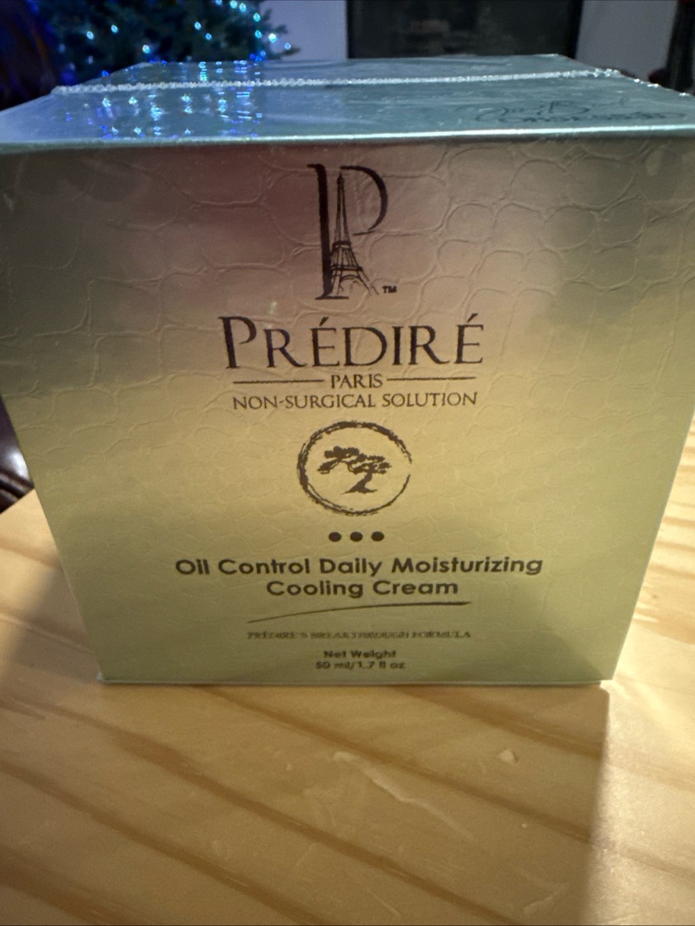 Prédiré Paris Oil Control Daily Moisturizing Cooling Cream - Light Green
